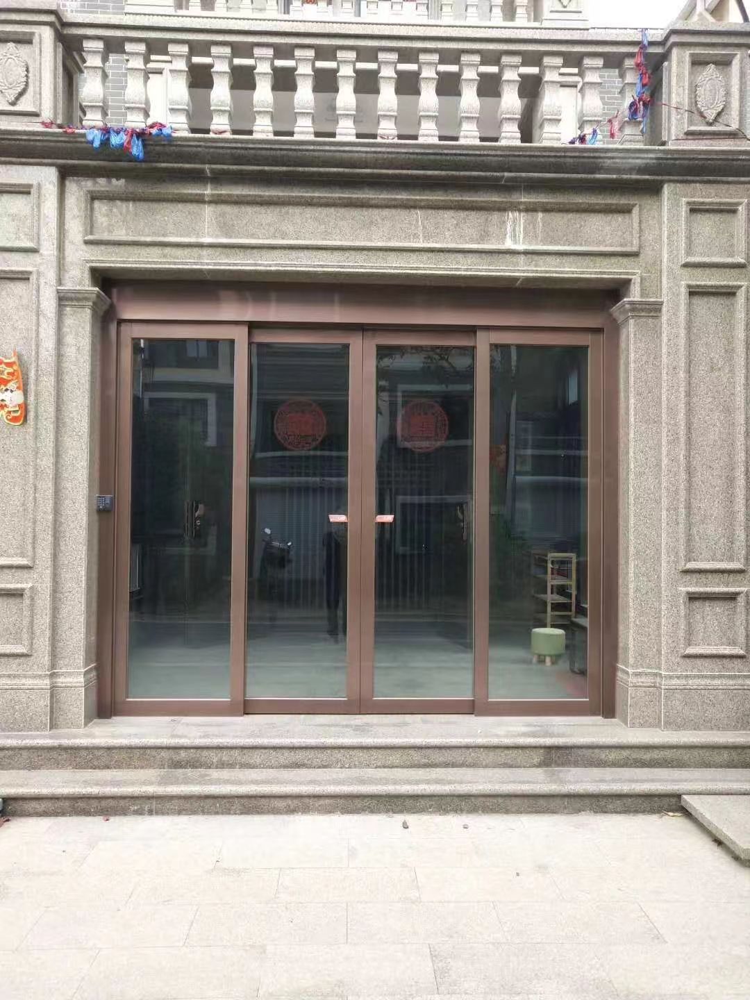 建湖县玻璃伸缩门